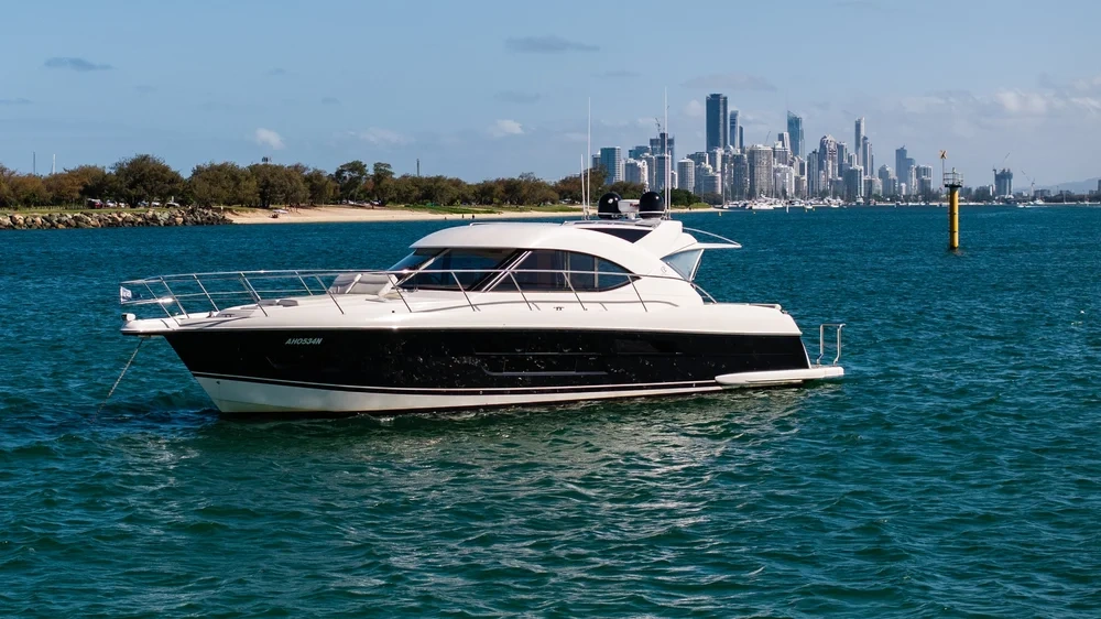 Riviera 5000 Sport Yacht S2