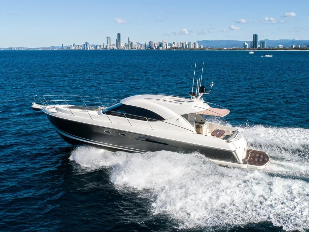 Riviera 5000 Sport Yacht