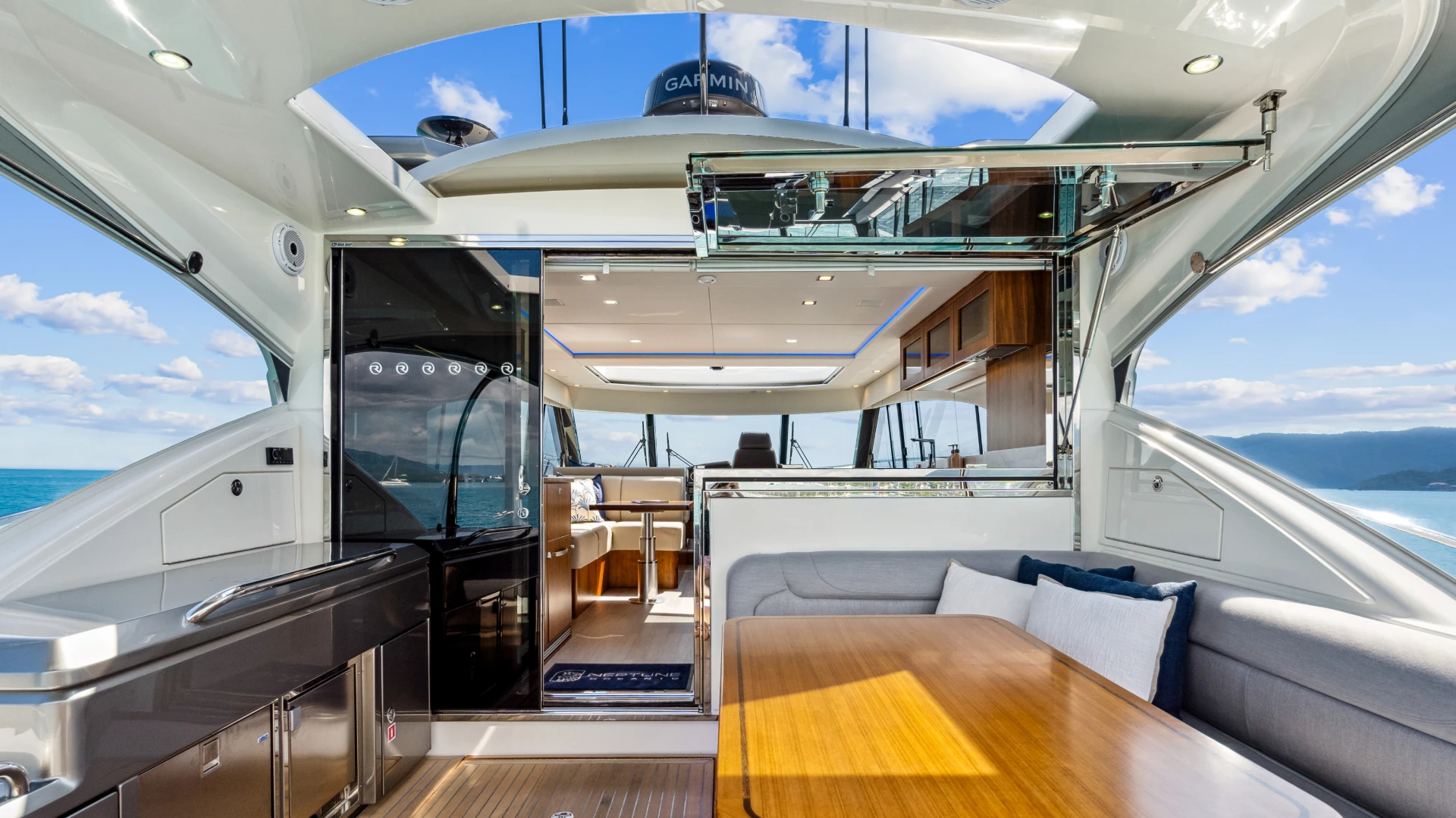 Resources – Yacht at sea